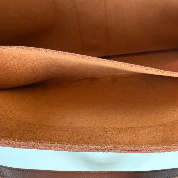 Vince Camuto Tote Bag - Picture 9 of 10